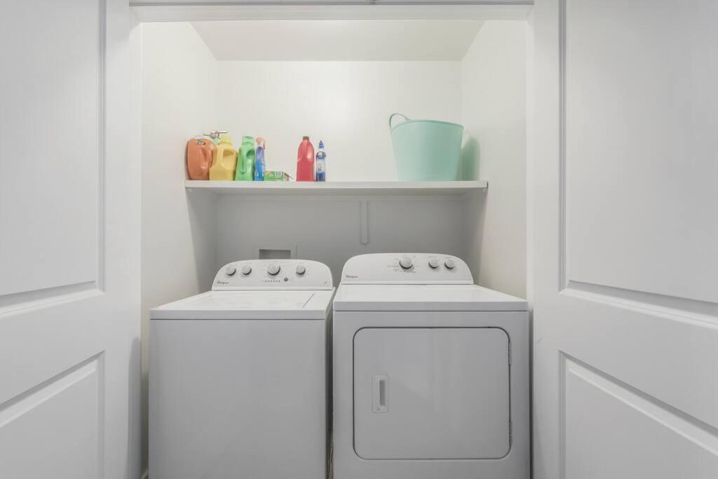 Cozy 2 Bed Townhome Near The Hospital Lafayette Εξωτερικό φωτογραφία