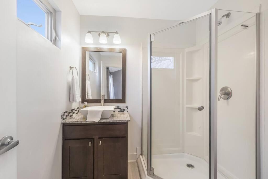 Cozy 2 Bed Townhome Near The Hospital Lafayette Εξωτερικό φωτογραφία