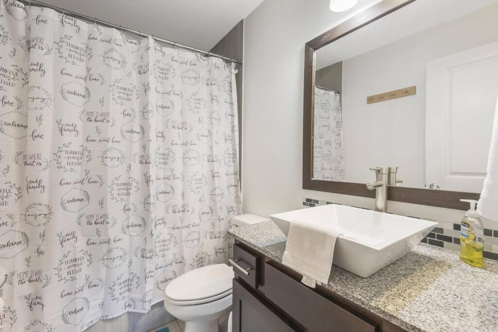 Cozy 2 Bed Townhome Near The Hospital Lafayette Εξωτερικό φωτογραφία