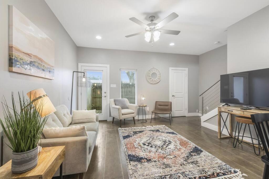 Cozy 2 Bed Townhome Near The Hospital Lafayette Εξωτερικό φωτογραφία