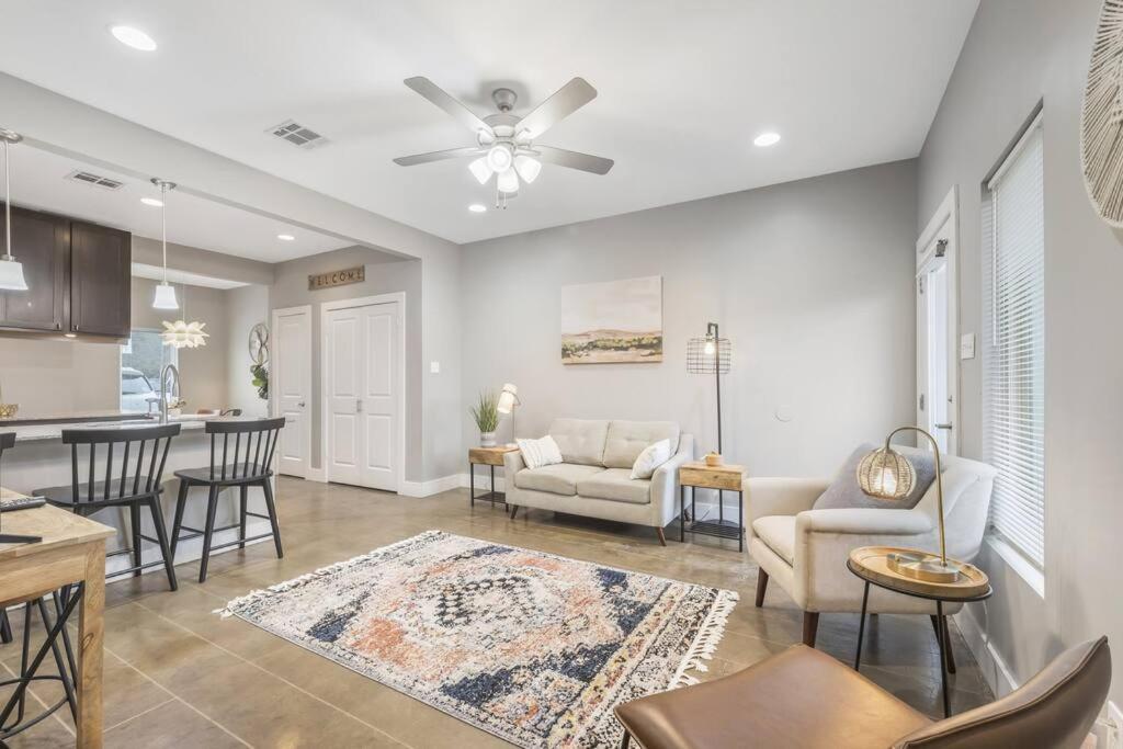 Cozy 2 Bed Townhome Near The Hospital Lafayette Εξωτερικό φωτογραφία